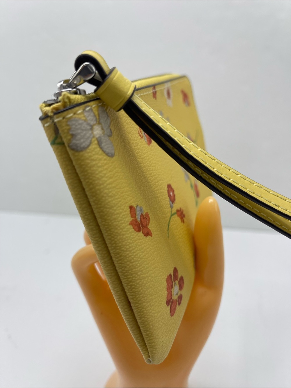 Coach Corner Zip Wristlet With Mystical Floral Print C8701
NWT - Picture 5 of 16